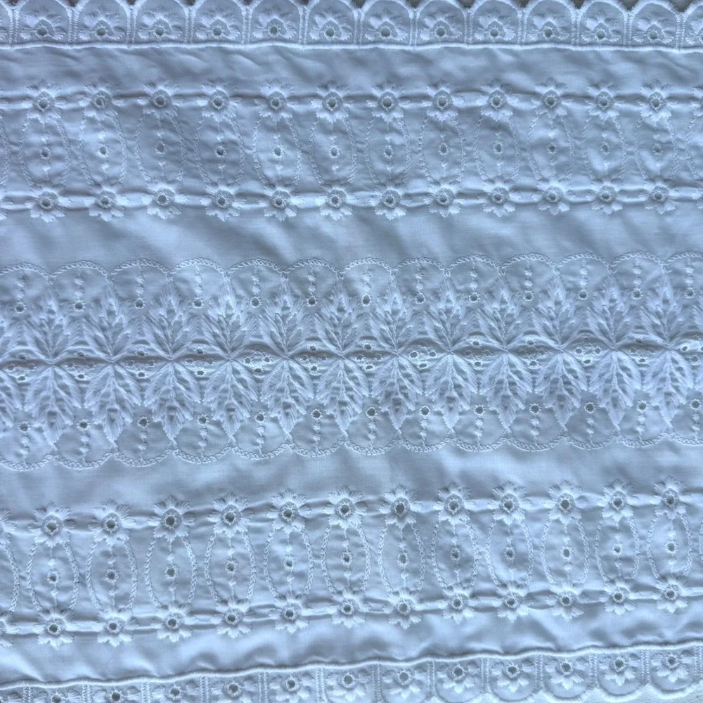 Vintage White Eyelet Lace Table Runner Embroidered Floral Scalloped Edge 56x13